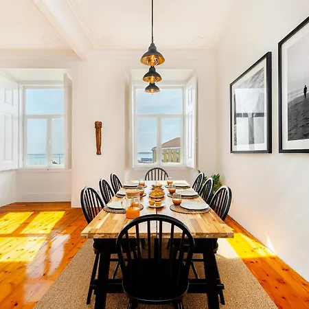 Апартаменты Whome Majestic With Breathtaking River Views Лиссабон