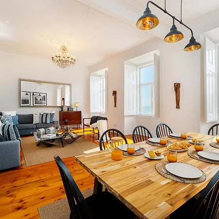 Whome Majestic With Breathtaking River Views Лиссабон