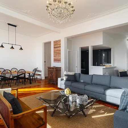 Whome Majestic With Breathtaking River Views