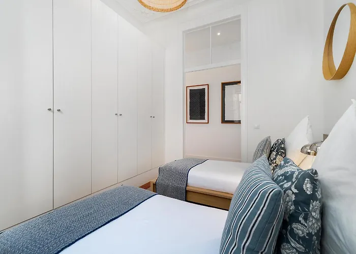 Whome Majestic With Breathtaking River Views Daire
